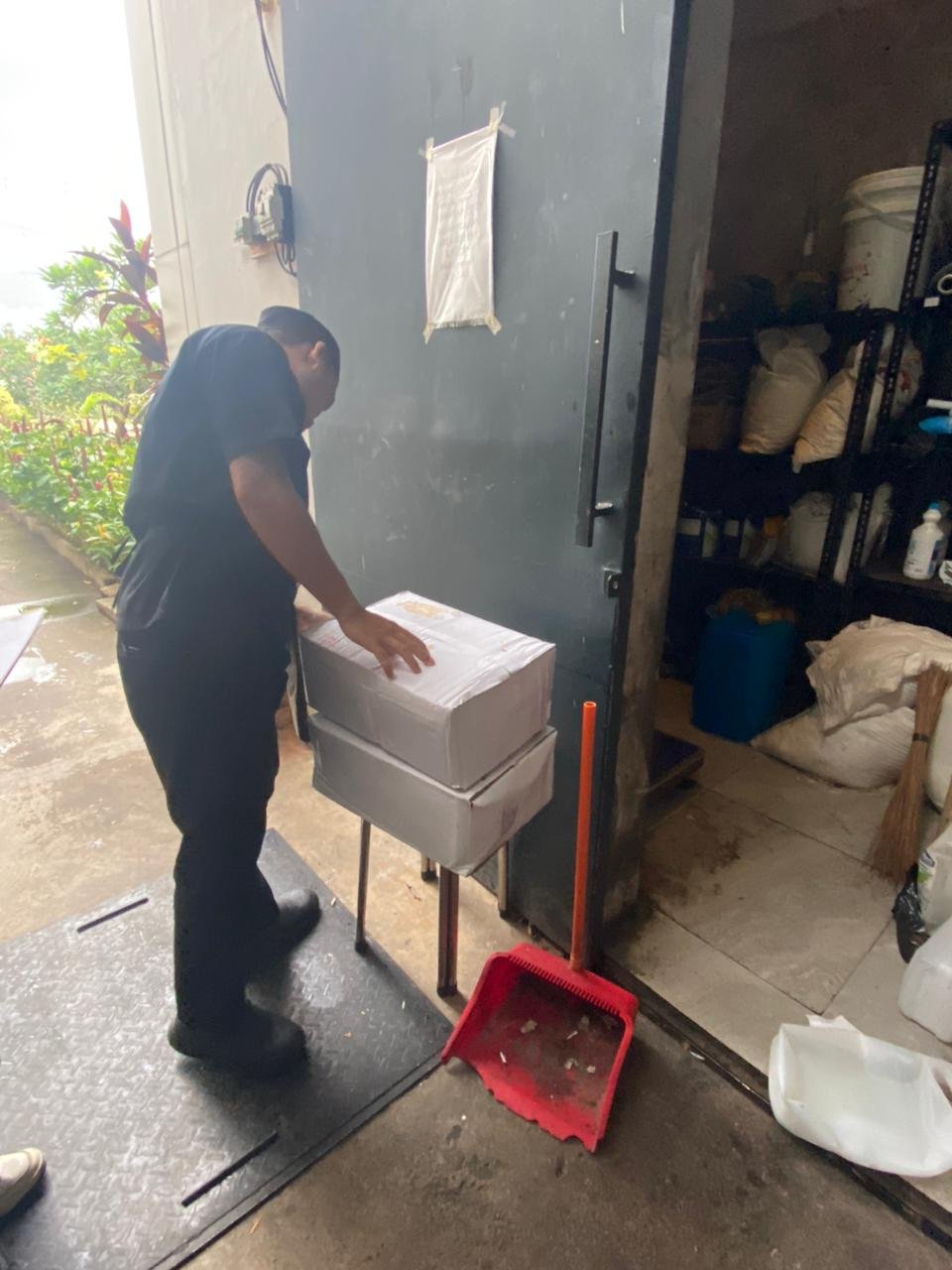 supplier ikan salem jakarta selatan - dokumentasi pengiriman Sahabat Seafood